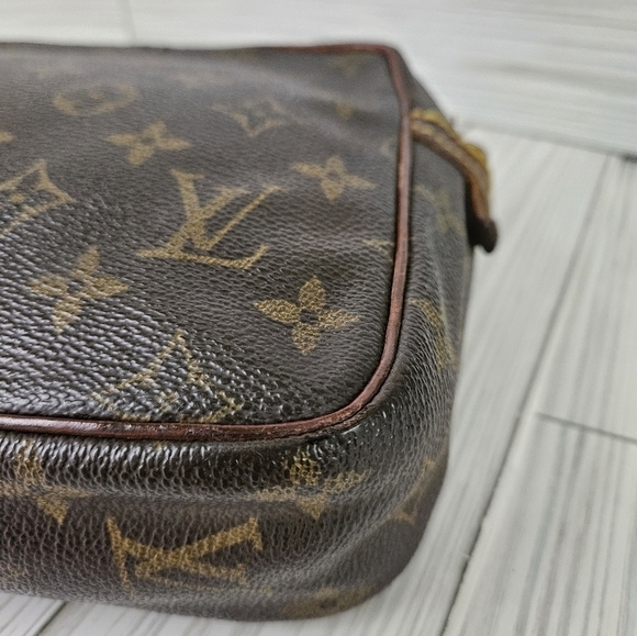 Louis Vuitton 1989 Compiege 23 Clutch Handbag in Monogram Canvas and Leather - Picture 5 of 15